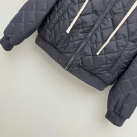 Veste matelassée streetwear pour femme de haute qualité, col polaire, doublure duveteuse, fermeture éclair, cordon de serrage, ourlet côtelé, vêtement d'extérieur chaud pour l'hiver