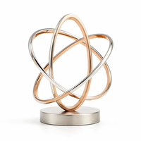 Trophée personnalisé en métal avec anneau de fixation, cadre triangulaire anthracite et bande dorée, design Angel Fashion, récompense sportive pour le Nouvel An