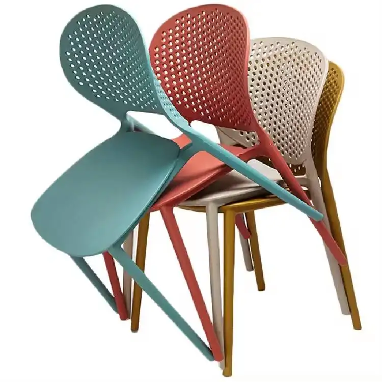 Vente en gros de chaises de restaurant raffinées incassables bon marché chaises de salle à manger en plastique pour événements modernes 6 et 4 pp nordic pour l'extérieur