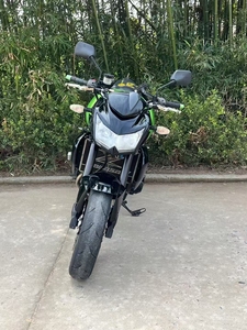 La <span class=keywords><strong>Kawasaki</strong></span> Z750 la plus vendue est puissante, facile à manier et au son agréable. - Product Image 5
