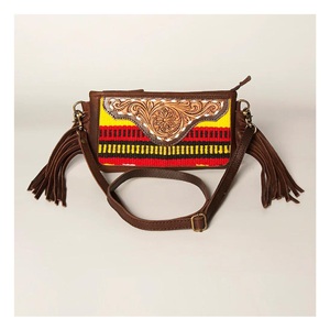 Sac à bandoulière rustique en tissu de laine tissé avec sangle en cuir floral gravé et design réglable en bandoulière – Vente en gros - Product Image 4