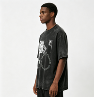 T-shirt oversize délavé Kornit DTG, imprimé collage photo rétro multicolore avec lettres, effet usé et déchiré, style streetwear