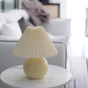 Vintage Trắng Gốm Bảng Đèn Xếp Li Vải PVC Chụp Đèn Hàn Quốc Ins Phong Cách Retro Ánh Sáng Ấm Áp Bắc Âu Trang Trí - Product Image 5