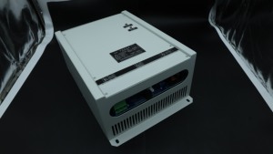 เครื่องแปลงไฟ AC-DC ประสิทธิภาพสูงสำหรับติดตั้งบนเรือ  แรงดันไฟฟ้าเข้า 230V แรงดันไฟฟ้าออก 28V 120A  ลดสัญญาณรบกวน  จ่ายไฟเสถียร  พร้อมกล่องป้องกัน IP22 - Product Image 2