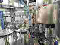 Machine automatique de remplissage et d'emballage de bouteilles en plastique PET pour l'eau potable, les boissons gazeuses et les liquides, ligne de production complète pour les petites entreprises