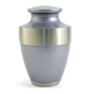 Urna Funeraria Ecológica Estilo Americano con Banda Plateada, Diseño Personalizable, Capacidad de 200-220 Pulgadas Cúbicas para Seres Queridos - Product Image 2