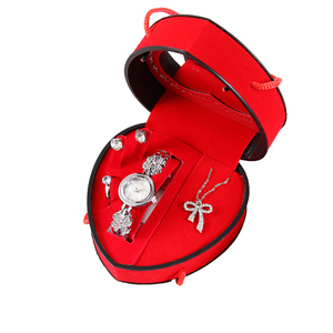 Coffret cadeau de luxe en forme de cœur pour <span class=keywords><strong>la</strong></span> Saint-Valentin ou les célébrations spéciales, avec montre, bagues et collier, parfait - Product Image 3