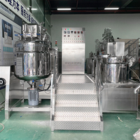 Homogénéisateur mélangeur émulsifiant sous vide en acier inoxydable à levage hydraulique avec moteur à engrenages pour produits chimiques à haute productivité