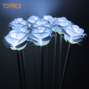 Approvisionnement d'usine Blanc Pu Artificielle Led <span class=keywords><strong>Fleur</strong></span> <span class=keywords><strong>Factice</strong></span> Cascade Real Touch Rose Bouquet Pour La Décoration De Mariage De Jardin - Product Image 3