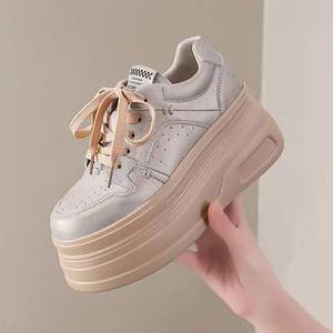 Vente directe de chaussures décontractées en cuir à talon haut, chaussures de marche classiques à lacets de haute qualité - Product Image 6