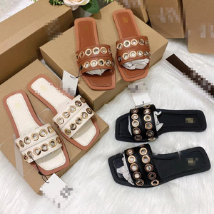 Sandales plates à bout carré pour femmes, avec œillets métalliques décoratifs, double bride, pour l'été, pantoufles d'extérieur, vente en gros - Product Image 1