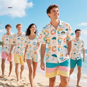Grosir kemeja berpori musim panas OEM kustom dicetak baru Hawaii pakaian pantai pria kasual kancing bawah celana pendek harian set - Product Image 1