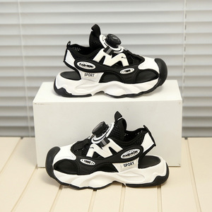 รองเท้าแตะกีฬาชายหาดของเด็กผู้ชายรองเท้าลำลองแบบปิดนิ้วพร้อมตาข่ายกลวงวัสดุพื้นรองเท้ายาง PVC และ PU ใหม่2025ฤดูร้อน - Product Image 5