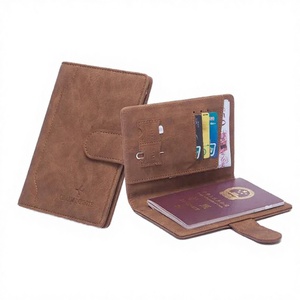 Cartera de Viaje Personalizada, Porta Pasaportes de Alta Calidad en PU con Bloqueo RFID y Cierre de Clip - Product Image 3