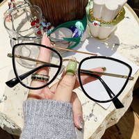 Lunettes de Soleil Carrées Photochromiques Miroir UV400 pour Femmes, Monture Métallique Ultralégère, Verres Optiques Tendance, Vente en Gros Personnalisée