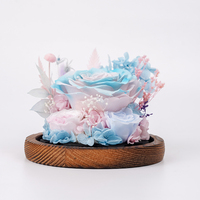 Roses éternelles dégradées avec base en bois et dôme en verre rond pour la Saint-Valentin, la Fête des Mères, ou comme cadeau de remise de diplôme