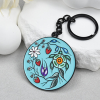 Gantungan Kunci Enamel Anime Kustom Hitam Kartun Maskot Seni Pola Bunga Gantungan Kunci Logam