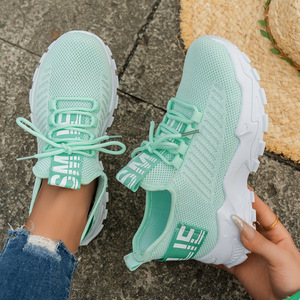 รองเท้าลำลองผู้หญิง หน้าผ้าถักแบบ Fly-knit ดีไซน์ทันสมัย สไตล์เกาหลี ไซส์ใหญ่ รองเท้ากีฬา รองเท้าลำลอง นำเข้าจากต่างประเทศ - Product Image 4