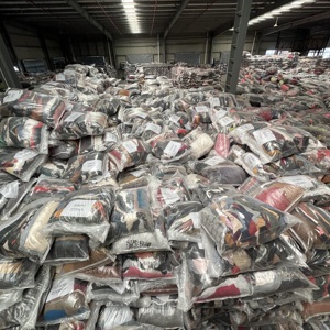 Felpe Usate di Prima Qualità in Stock, Balle da 45kg, <span class=keywords><strong>Abbigliamento</strong></span> Usato per Uomo, Felpe e Maglioni Vintage Invernali di Seconda Mano - Product Image 5