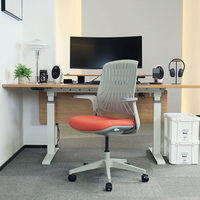 Chaise de bureau moderne et confortable Chaises de travail pour le personnel Maille pivotante Vente en gros Pas cher Chaise élévatrice À la mode Cadeira De