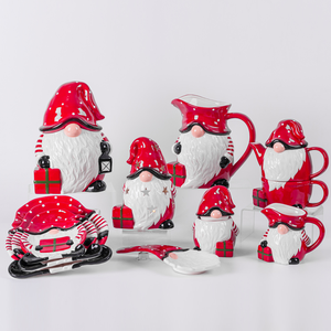 Giáng sinh màu đỏ Gnome Shape gốm bình sữa, nước Jug handmade - Product Image 2