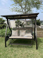 Mobilier de patio élégant en métal 3 places Durable Outdoor Leisure Swing Canopy Gazebo Bed Frame Queen Size Home Coussins Pergola