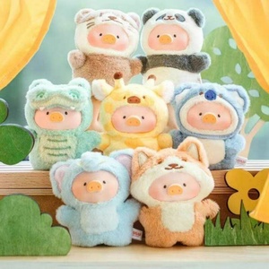 Vente en gros : Porte-clés pendentif en peluche authentique LuLu la cochonnette, figurine 10 cm, boîte surprise, série Dreams Have It All - Product Image 1
