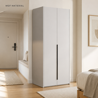 Armoire de chambre autoportante moderne avec portes battantes et longue poignée pour les développeurs résidentiels – Fourniture OEM