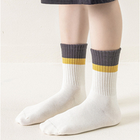 Chaussettes de sport rétro léopard blanches pour jeunes, en nylon/coton doux, séchage rapide, respirantes, personnalisables – Approvisionnement direct usine
