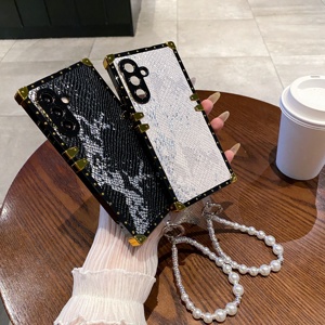 Étui souple en TPU avec chaîne de poignet en perles effet peau de serpent pour Samsung <span class=keywords><strong>Galaxy</strong></span> A56 A36 A26 A16 A06 5G A55 A35 A25 A15 A54 5G, housse de protection pour coffre de voiture - Product Image 6