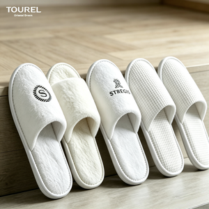 Pantuflas de Lujo de Terciopelo Suave al por Mayor para Hotel Premium con Logo Personalizado para Mujer Unisex de Vellón de Coral Desechables para Hotel y Spa - Product Image 1