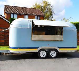 Camion de restauration d'<span class=keywords><strong>occasion</strong></span> professionnellement remis à neuf avec inspection mécanique récente, extérieur repuissé et garantie pour un démarrage sécurisé - Product Image 6