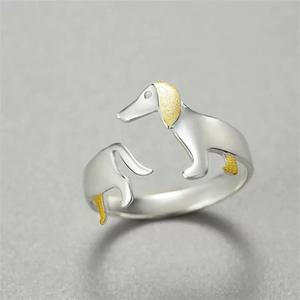 Bague ouverte en alliage <span class=keywords><strong>bicolore</strong></span> or et argent, motif chien <span class=keywords><strong>teckel</strong></span> de dessin animé mignon, style européen et américain, motif goutte d'huile, simple et tendance, pour le marché transfrontalier - Product Image 1