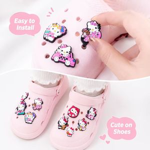 Prêt à expédier – 30 Breloques Croc en PVC souple de qualité supérieure, motif chaton blanc mignon de dessin animé avec nœud et robe rose, pour voiture, vélo, tasse à thé - Product Image 4