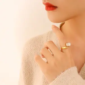 महिलाओं के लिए विंटेज 18k सोने की अंगूठी सी शैल के साथ, कोई फीका जलरोधक स्टेनलेस स्टील फैशन ओपन आकार बदलने योग्य महिला अंगूठी आभूषण