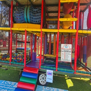 Remorque de terrain de jeu mobile intérieur de 6m et 8m avec châssis certifié DOT pour le marché américain – Solution de <span class=keywords><strong>location</strong></span> pour fêtes d'enfants - Product Image 2