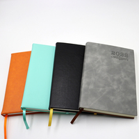 Reliure à coudre A5 à couverture rigide bleu clair en cuir PU planificateur quotidien sans date avec agenda hebdomadaire et mensuel cadeau personnalisable