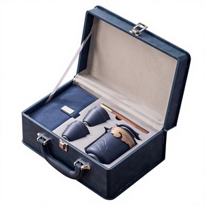 ชุดน้ำชาสำหรับเทศกาลธุรกิจ IStapromo Gifts - ชุดกาน้ำชาและถ้วยชาแบบกังฟูพร้อมโลโก้ที่ปรับแต่งได้ กล่องของขวัญระดับพรีเมียม ทนความร้อน สีดำ - Product Image 1