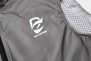 Chaleco de Ciclismo Unisex Profesional Personalizable, Cortavientos, con Paneles Laterales de Malla, para Eventos y Entrenamiento - Product Image 4
