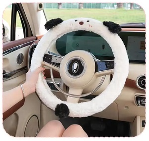 Housse de volant de <span class=keywords><strong>voiture</strong></span> en peluche, antidérapante, universelle, quatre saisons, motif dessin animé mignon pour l'hiver - Product Image 1