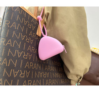 Porte-clés en silicone personnalisable de couleur unie, sac de rangement pour écouteurs et argent avec fermeture éclair, pochette triangulaire en silicone pour argent