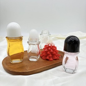 Custom 10ml 15ml 30ml 50ml Rodillo de aceite esencial Botella de vidrio Desodorante Claro Esmerilado Cuadrado Rollo en botellas de vidrio - Product Image 3