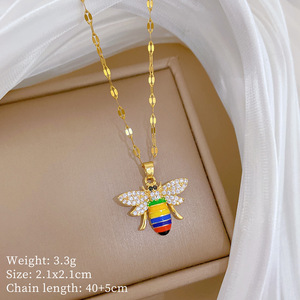 Collana di nozze per banchetti transfrontalieri di lusso per donne che gocciola olio api Versatile ciondolo in acciaio inossidabile per catena clavicola - Product Image 4