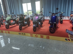 Motocicleta Eléctrica de Carreras de 1000-1500w Más Vendida en Egipto, Scooter Eléctrico Deportivo de <span class=keywords><strong>2</strong></span> Ruedas Skd - Product Image 6