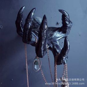 Décoration murale griffe de démon en résine synthétique, forme irrégulière, décoration d'Halloween pour la maison, style bohème, art pour salon - Product Image 1