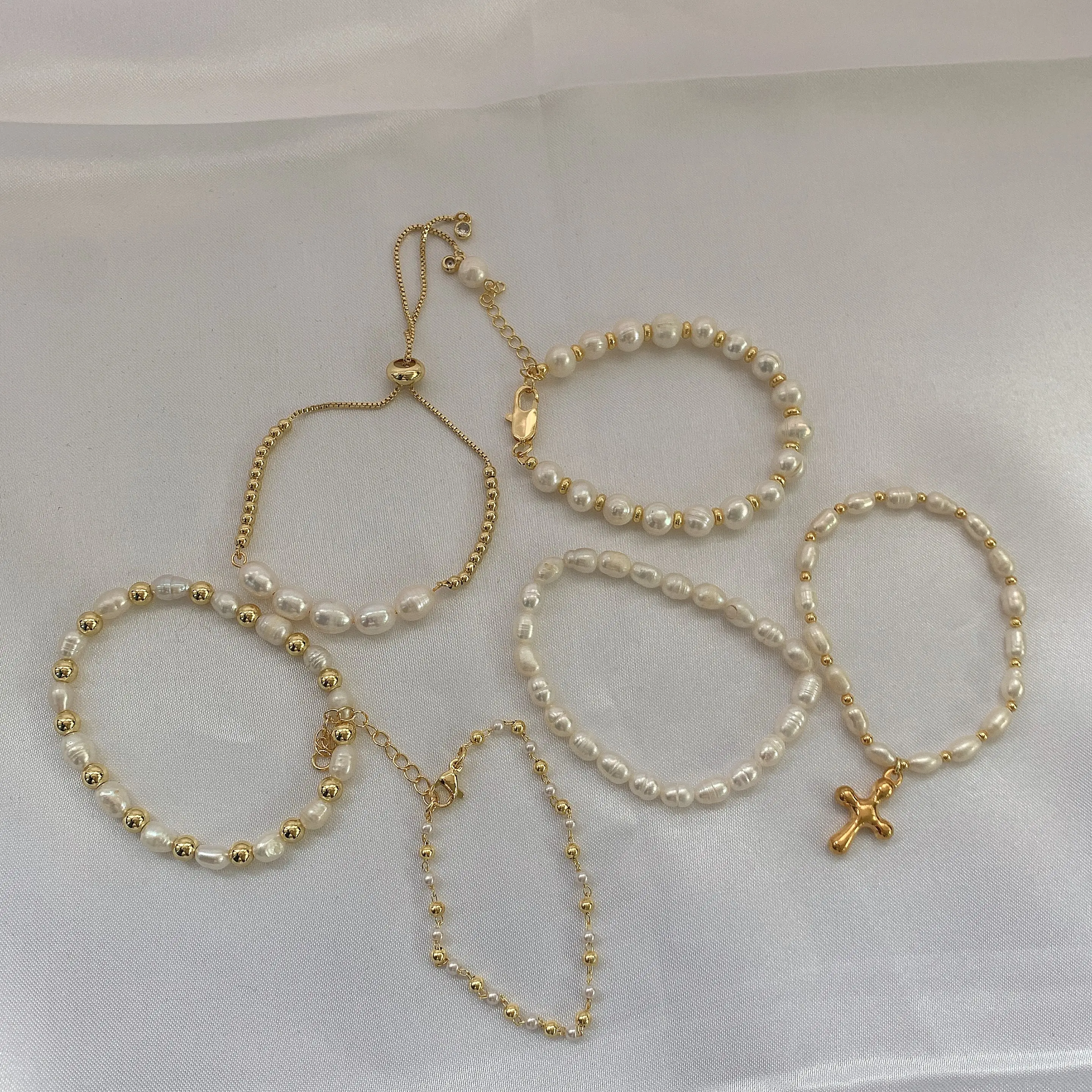 Pulsera cruzada de moda, joyería de Latón chapado en oro, perlas de agua dulce con cuentas, pulseras anudadas ajustables para mujer