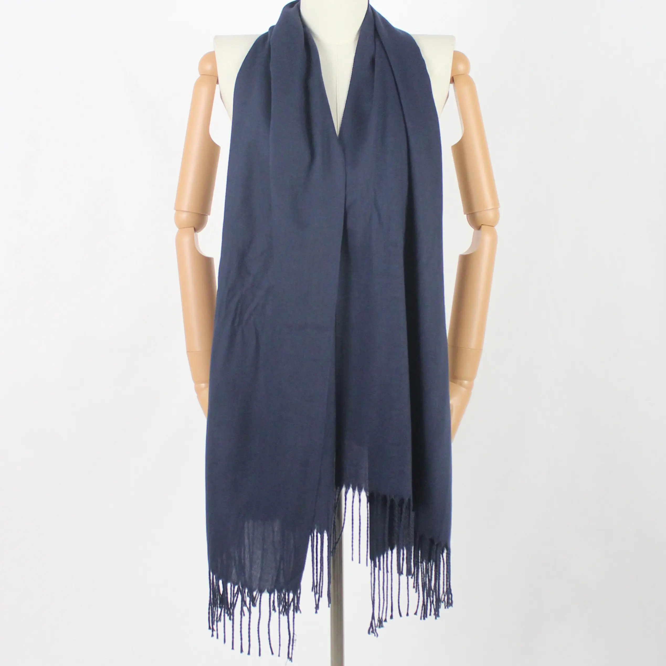 Neues Design Hot Sale Dunkelblauer Quasten breiter Schal für Unisex Temperament Factory Angemessener Preis