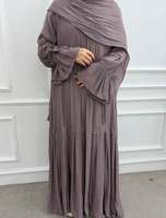 Abaya plissée de grande taille en tissu tencel haute densité assortie aux poignets élastiques avec écharpe