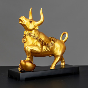 ชั้นวางไวน์รูปวัวทองแดง ของตกแต่งเสริมโชคลาภประจำปีฉลู รูปปั้นประดับตู้ไวน์ งานฝีมือเรซิ่น - Product Image 4