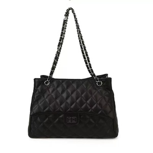 Bolso de Hombro de Moda para Mujer, Otoño Invierno, Nuevo, Premium, PU, Gran Capacidad, Elegante, Versátil, con Cadena, para Uso Diario - Product Image 4